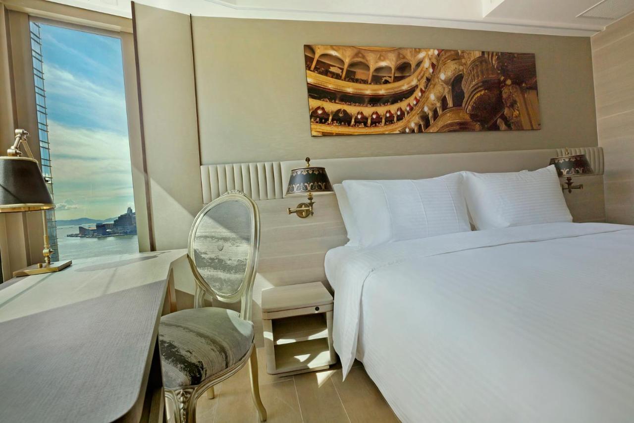 Hotel Alexandra Hong Kong Exterior photo