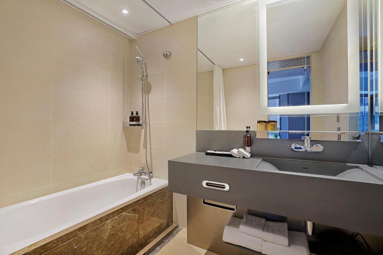 Hotel Alexandra Hong Kong Exterior photo